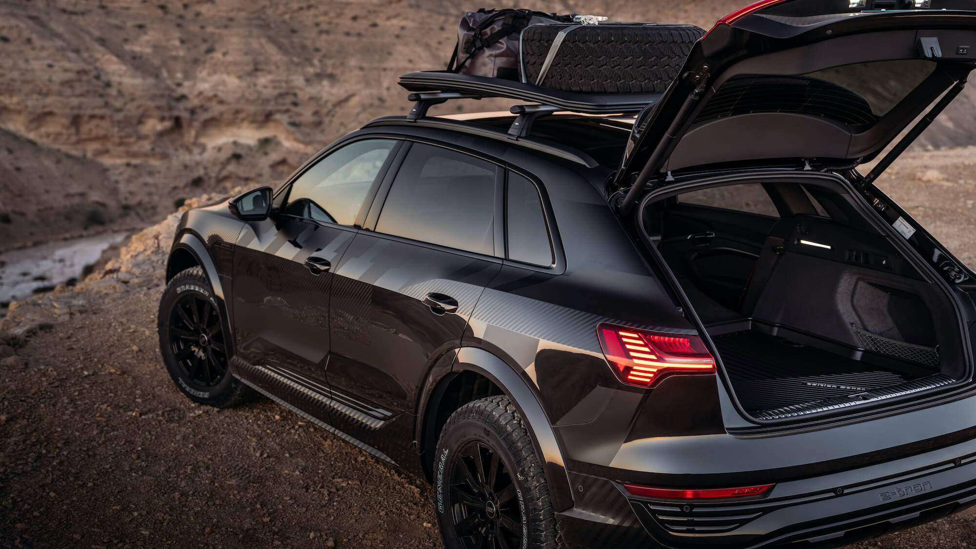 Audi Q8 e-tron Dakar 8