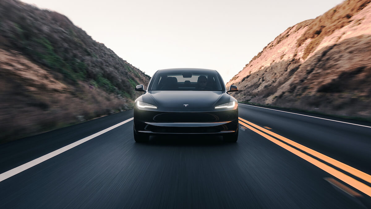 Tesla Model 3 zwart voorkant