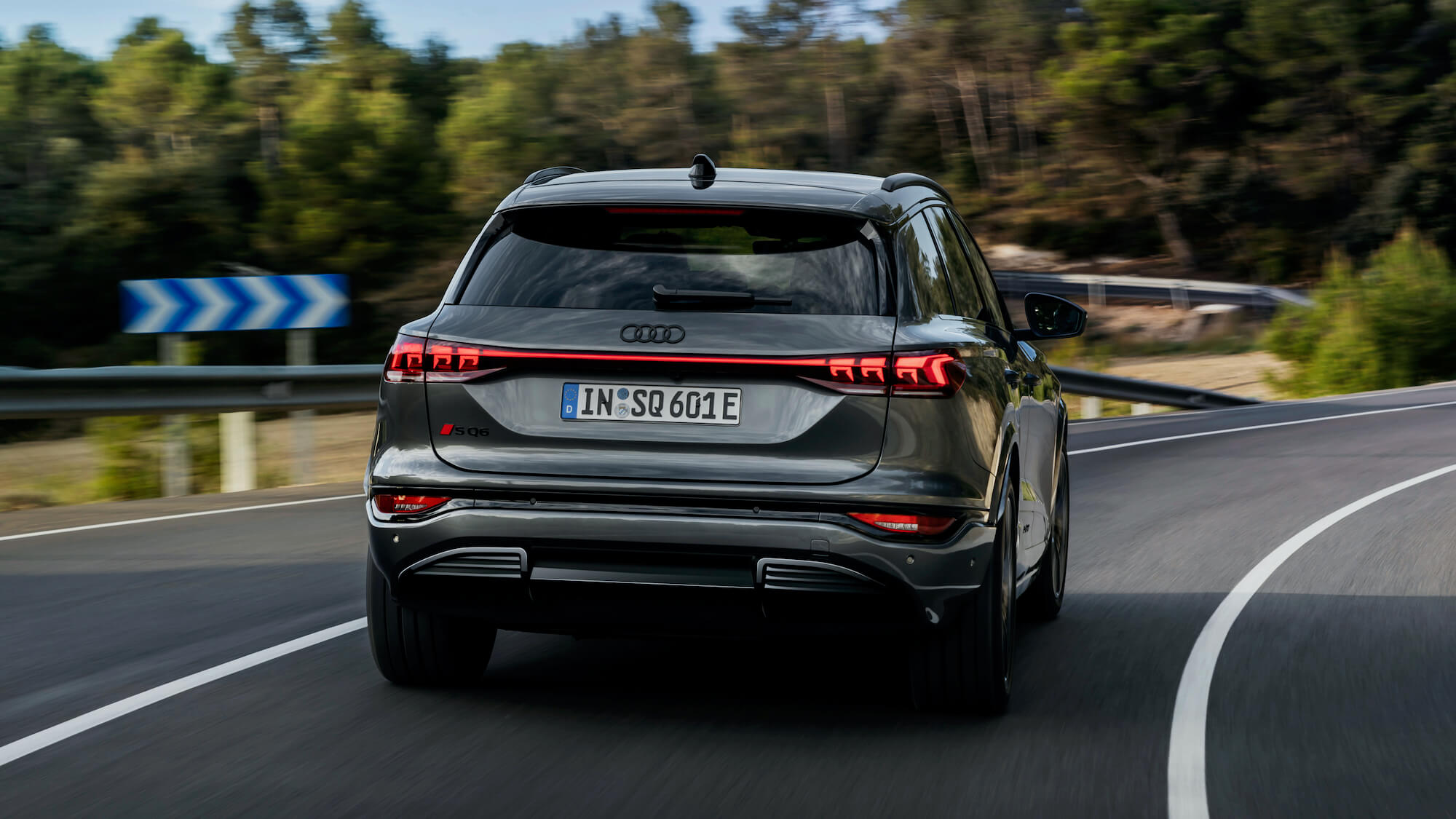 Audi SQ6 e-tron 6