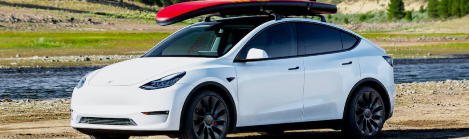 Tesla Model Y wit