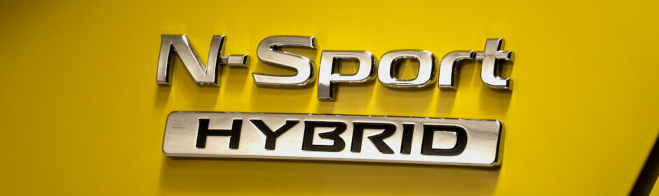 hybrid logo zilver op geel 2