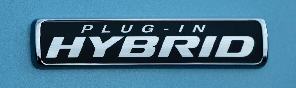 plug-in hybride badge logo