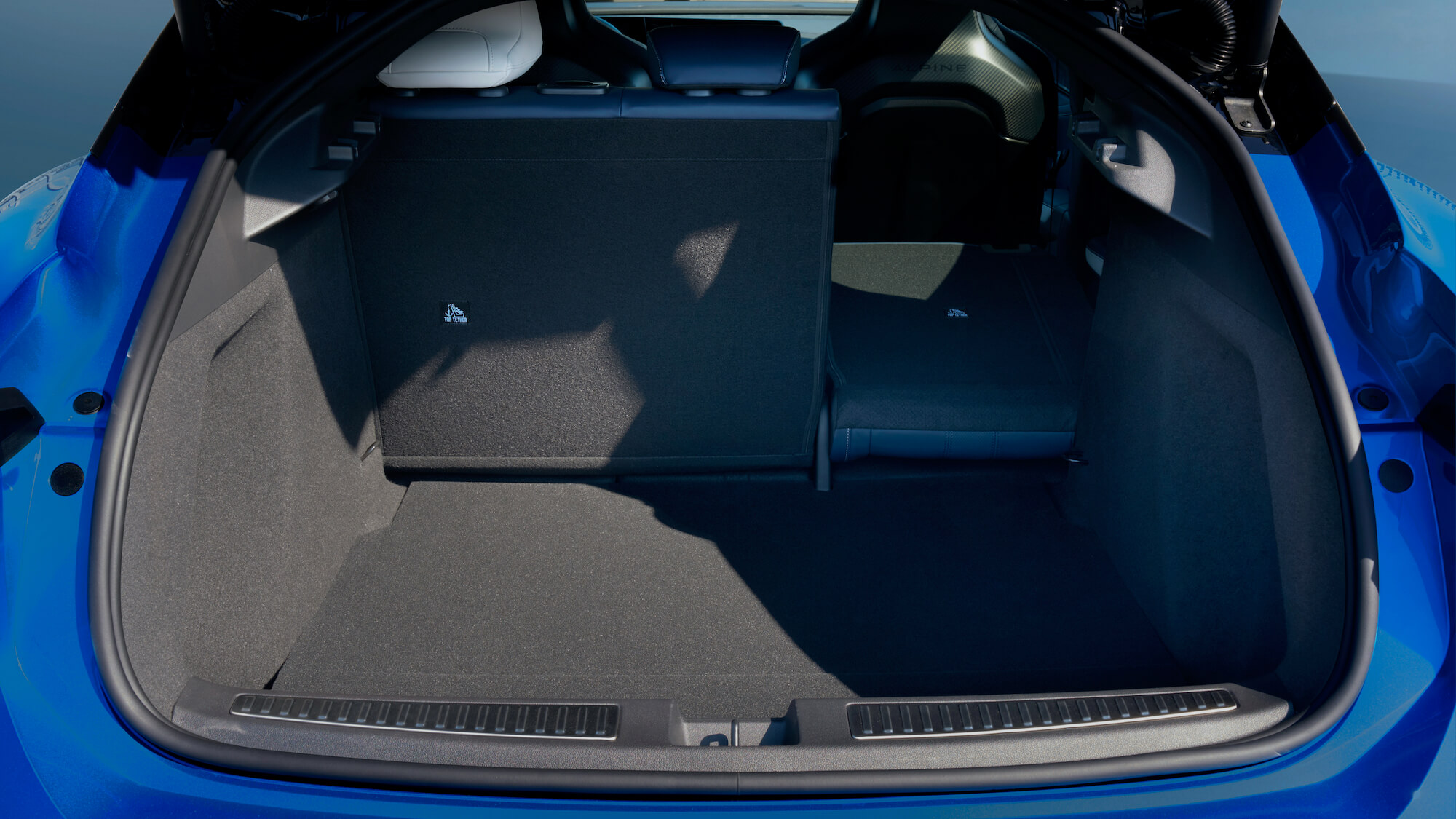 Alpine A390 achterbank neerklappen